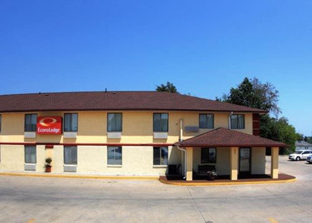 Econo Lodge Lansing - Leavenworth Exterior photo